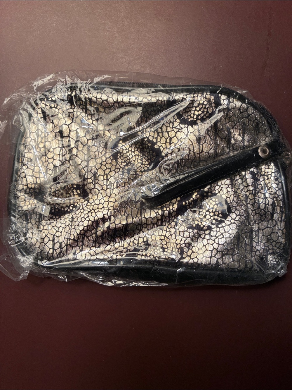 NWT Metallic Snake-Print Women’s Clutch - Black & Gold